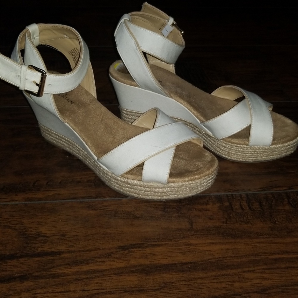 Wedge heels